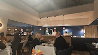 Atmosphère du Restaurant gastronomique RESTAURANT ERH à Paris - n°19