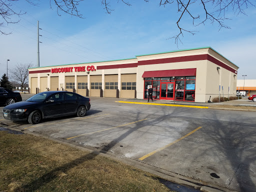 Tire Shop «Discount Tire Store - Plymouth, MN», reviews and photos, 1655 Annapolis Ln N, Plymouth, MN 55441, USA