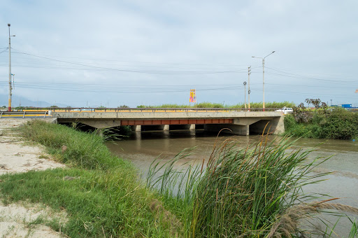 Puente Lacramarca (Av. José Pardo)