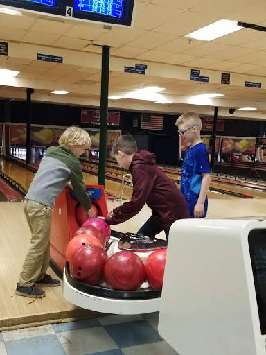 Bowling Alley «Indian Lanes», reviews and photos, 815 E Northside Dr, Clinton, MS 39056, USA