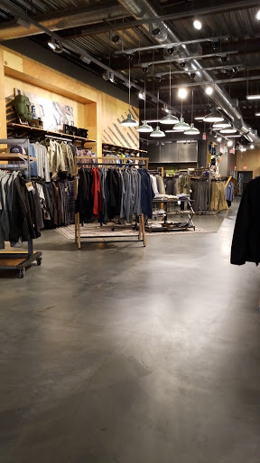 Camping Store «REI», reviews and photos, 6220 Topanga Canyon Blvd, Woodland Hills, CA 91367, USA