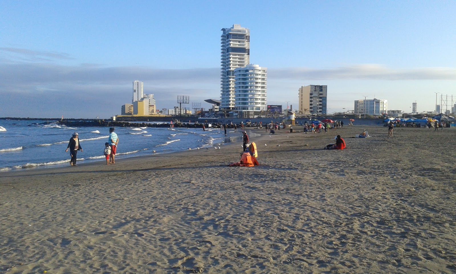 Foto di Playa la Bamba con una superficie del sabbia beige