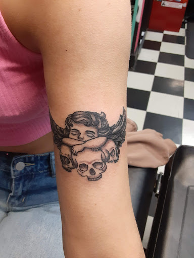 Tattoo Shop «Art In Motion Inc Tattooing», reviews and photos, 415 S Broadway St, Medina, OH 44256, USA