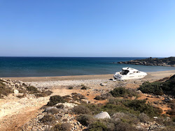 Agios Georgios Beach II'in fotoğrafı küçük koy ile birlikte