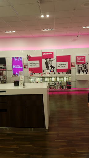 Cell Phone Store «T-Mobile», reviews and photos, 6952 Katella Ave, Cypress, CA 90630, USA