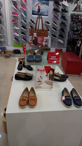 Stores to buy women's flat sandals Mumbai