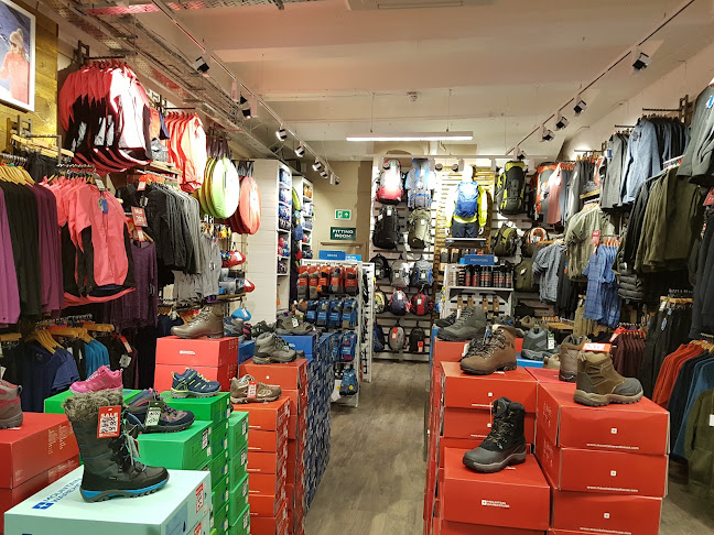Reviews of Mountain Warehouse Wimbledon in London - Sporting goods store