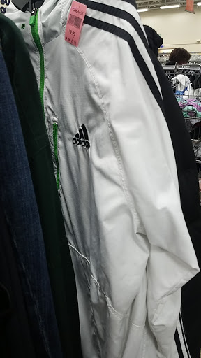 Thrift Store «Goodwill Store & Donation Center», reviews and photos, 539 Fort Hill Dr, Naperville, IL 60540, USA