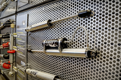 Truck Accessories Store «4 Wheel Parts Performance Center», reviews and photos, 550 W San Carlos St, San Jose, CA 95126, USA