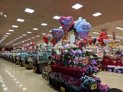 Grocery Store «Safeway», reviews and photos, 645 N San Antonio Rd, Mountain View, CA 94040, USA