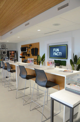 Car Dealer «Elgin Chrysler Dodge Jeep Ram», reviews and photos, 1010 E Chicago St, Elgin, IL 60120, USA