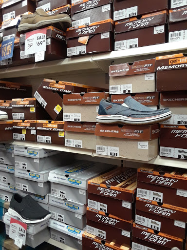 Shoe Store «Shoe Carnival», reviews and photos, 2633 Lakewood Village Dr, North Little Rock, AR 72116, USA