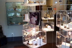 IRIS Piercing Studio and Jewelry Gallery image