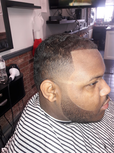 Barber Shop «South Side Barber Shop», reviews and photos, 463 Franklin Ave # 1, Hartford, CT 06114, USA