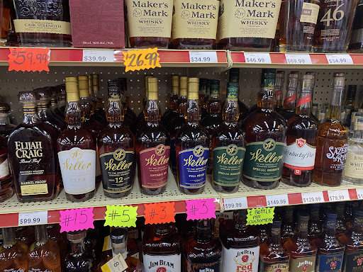 Liquor Store «Liquor World At Camelot», reviews and photos, 808 Lyndon Ln #101, Louisville, KY 40222, USA