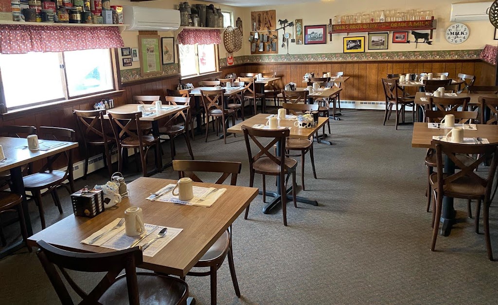 The Breakfast Room 02670