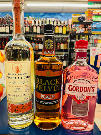 Liquor Store «Main Street Liquor», reviews and photos, 243 E 14 Mile Rd, Clawson, MI 48017, USA