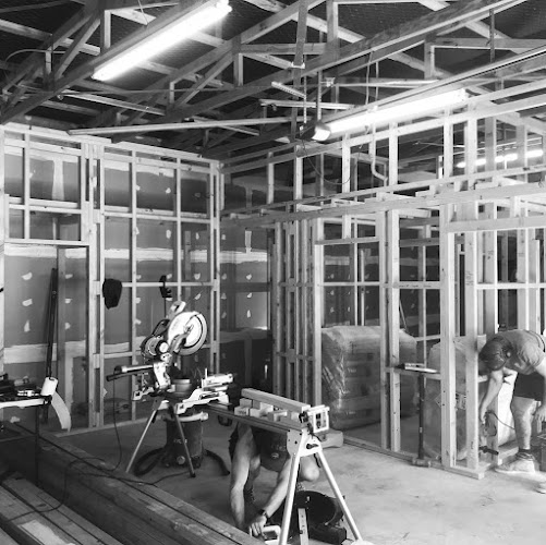 J Hamblin Carpentry - Construction company
