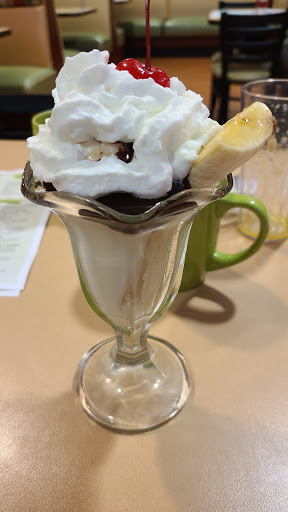 American Restaurant «Newport Creamery», reviews and photos, 208 W Main Rd, Middletown, RI 02842, USA