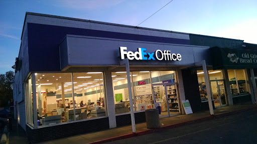 Print Shop «FedEx Office Print & Ship Center», reviews and photos, 80 E 400 N, Logan, UT 84321, USA