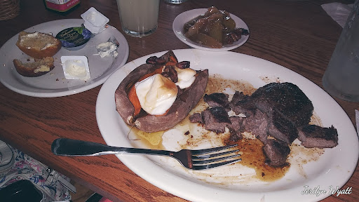 American Restaurant «Cracker Barrel Old Country Store», reviews and photos, 2525 Brindle Dr, Harrisburg, PA 17110, USA