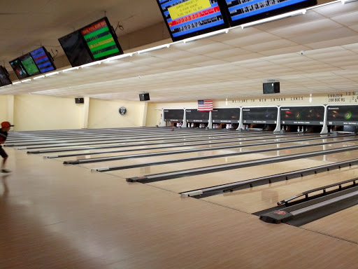Bowling Alley «New Smyrna Lanes», reviews and photos, 185 N Causeway, New Smyrna Beach, FL 32169, USA