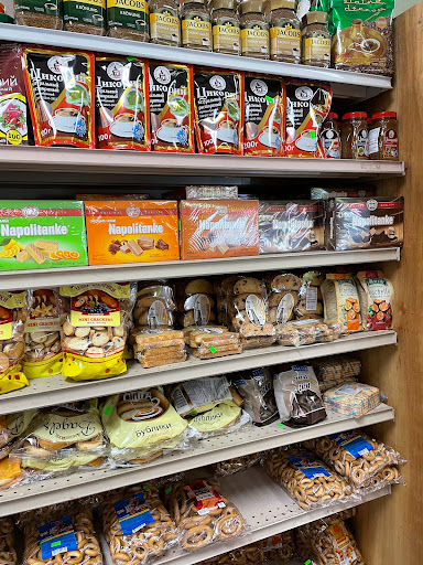 Grocery Store «Good Neighbor Store», reviews and photos, 4107 SE 82nd Ave, Portland, OR 97266, USA