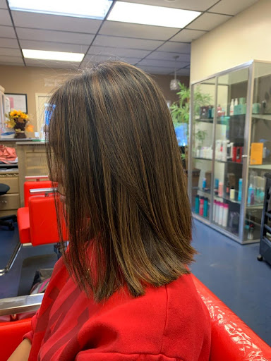 Hair Salon «Mane Attraction Hair Salon», reviews and photos, 1236 County Rd 1, Dunedin, FL 34698, USA