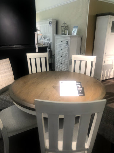 Furniture Store «Value City Furniture», reviews and photos, 800 Thruway Plaza Dr, Cheektowaga, NY 14225, USA