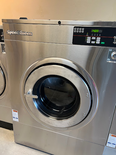 Laundry Service «Thornton Plaza Cleaners and Laundromat», reviews and photos, 9303 Thornton Rd e, Stockton, CA 95209, USA