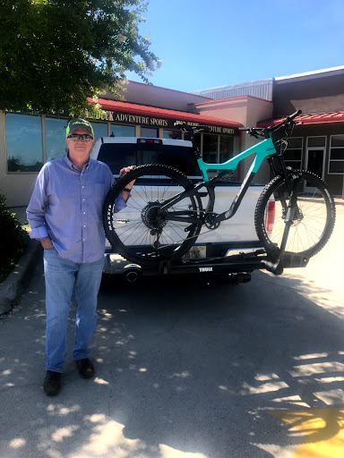 Bicycle Repair Shop «Mad Duck Cycling Shop», reviews and photos, 721 E Northwest Hwy, Grapevine, TX 76051, USA