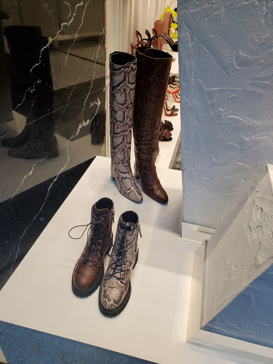 Department Store «Saks Fifth Avenue», reviews and photos, 9700 Collins Ave, Bal Harbour, FL 33154, USA