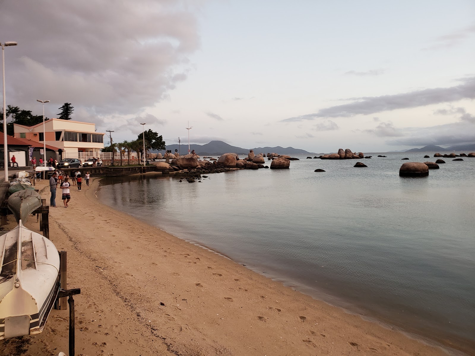 Praia das Palmeiras'in fotoğrafı geniş bir kıyı şeridi ile birlikte