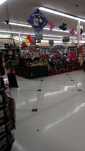 Grocery Store «Safeway», reviews and photos, 1140 N Springbrook Rd, Newberg, OR 97132, USA