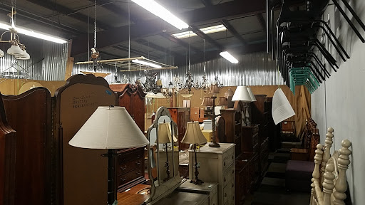 Consignment Shop «Retreat Home & Lifestyle Resale Store», reviews and photos, 1501 US-190, Covington, LA 70433, USA