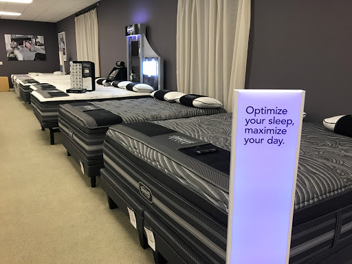 Appliance Store «Famous Tate Appliance & Bedding Center», reviews and photos, 3347 Henderson Blvd, Tampa, FL 33609, USA