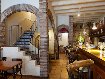 Taverna La Cava - Carrer de Joan Maragall, 11, 17220 Sant Feliu de Guíxols, Girona, Spain