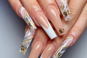 Queen Nails & Spa Glasgow image