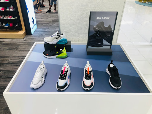 Clothing Store «Finish Line», reviews and photos, 422 Fulton St, Brooklyn, NY 11201, USA