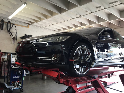 Auto Repair Shop «One Way Auto Repair & Services», reviews and photos, 1562 W Embassy St, Anaheim, CA 92802, USA