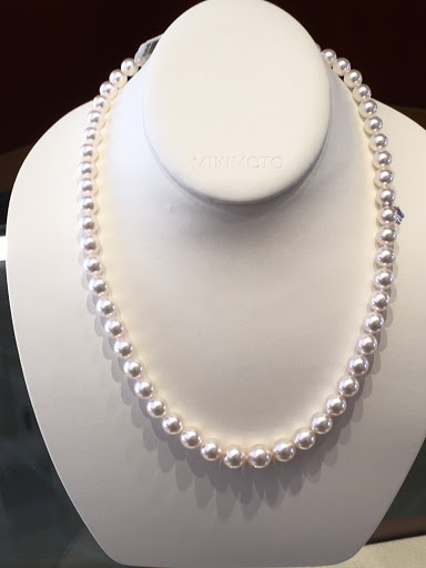 Jewelry Store «R.F. Moeller Jeweler», reviews and photos, 2065 Ford Pkwy, St Paul, MN 55116, USA