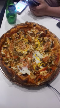 Pizza du Pizzeria Mathys à Saint-Ouen-sur-Seine - n°1