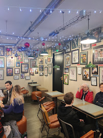 Atmosphère du Restauration rapide BAGELSTEIN • Bagels & Coffee shop à Rochefort - n°16