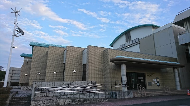 延岡市立図書館