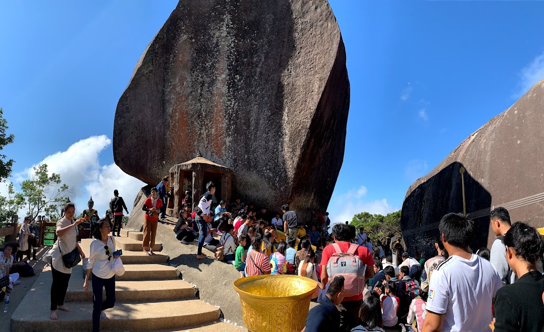 รอยพระพุทธบาท เขาคิชฌกูฏ