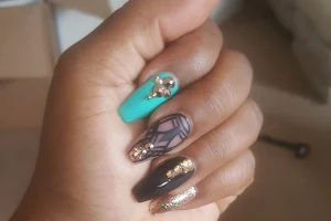 Luxe Nail Bar image