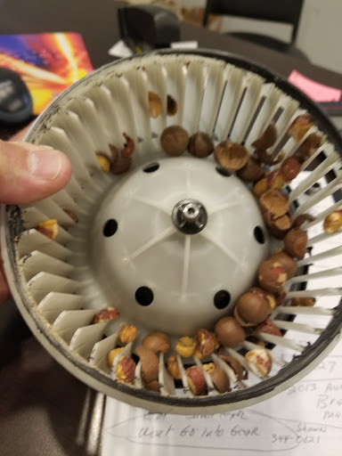 Auto Repair Shop «Silzer Auto Repair», reviews and photos, 3025 Douglas Ave, Des Moines, IA 50310, USA