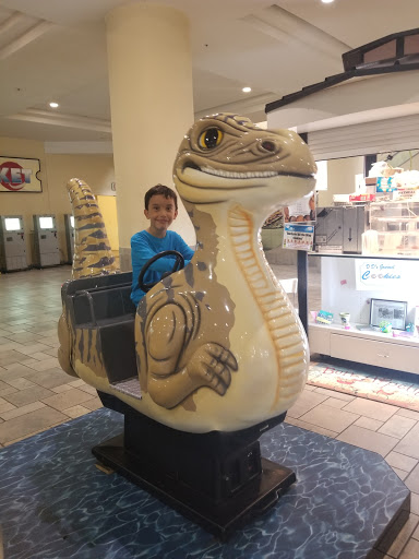 Movie Theater «AMC Sunset Place 24», reviews and photos, 5701 Sunset Dr #300, South Miami, FL 33143, USA