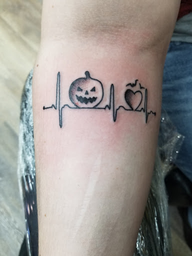 Tattoo Shop «Dead Serious Tattoos», reviews and photos, 8695 Archer Ave #2, Willow Springs, IL 60480, USA