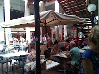 Atmosphère du Restaurant La Guitoune à Dax - n°1